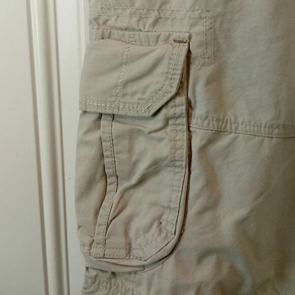 Big Sky Outfitters khaki cargo shorts - Picture 3 of 8